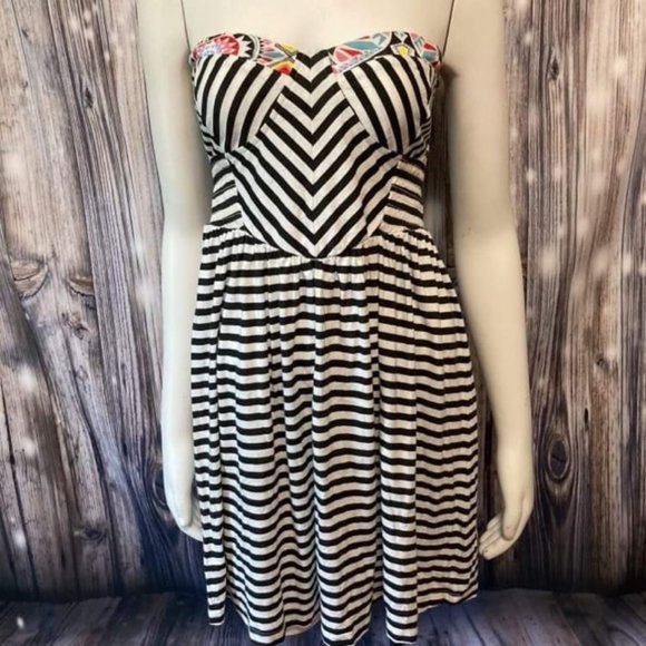 Sale 5 For $25 Billabong Strapless Mini Dress - Picture 1 of 4